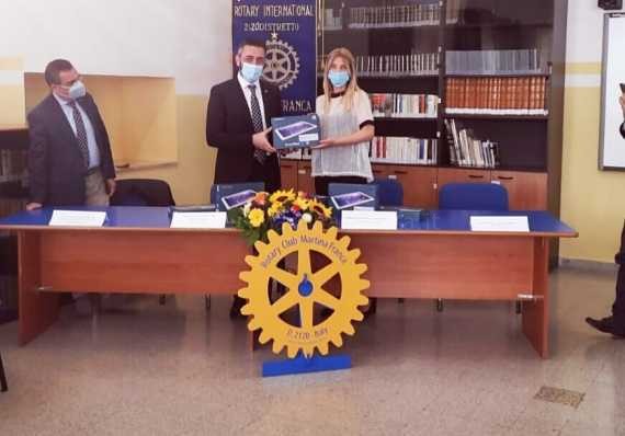 Progetto Distrettuale USAID-Rotary Foundation: Consegna dei tablet all’I.C. “A.R. Chiarelli”